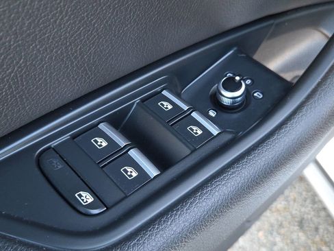 Used 2017 Audi A4 2.0T allroad Premium w/ Convenience Package image 19