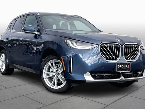 Used 2025 BMW X3 xDrive30i w/ Convenience Package image 2