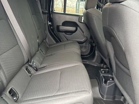 Used 2021 Jeep Gladiator Sport image 36