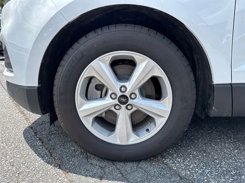 New 2024 Ford Edge SE image 9