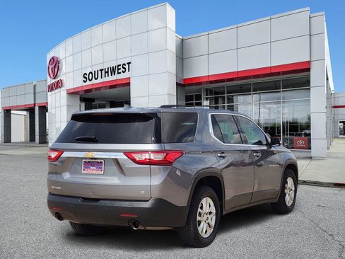 Used 2020 Chevrolet Traverse LT FWD image 5