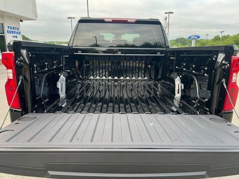 New 2025 Chevrolet Silverado 1500 Custom image 12