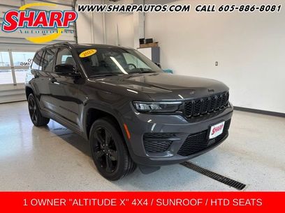 Used 2023 Jeep Grand Cherokee Altitude