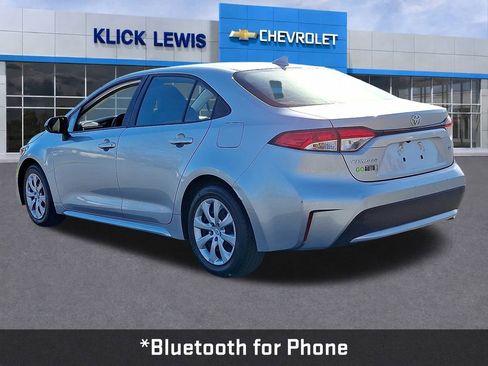 Used 2022 Toyota Corolla LE image 4