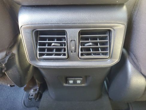 Used 2021 Toyota RAV4 XLE image 15