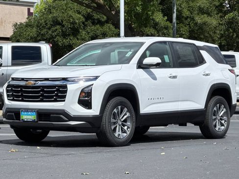 New 2026 Chevrolet Equinox LT w/ Safety and Technology Package FWD image 7