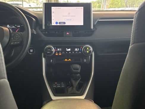 Used 2025 Toyota RAV4 XLE image 20