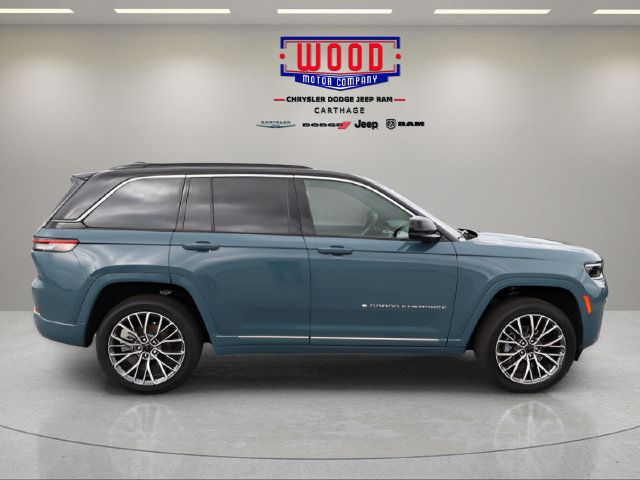New 2027 Jeep Grand Cherokee Summit AWD/4WD image 2