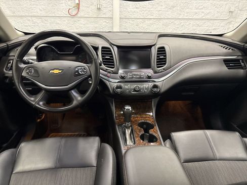 Used 2014 Chevrolet Impala LT w/ Convenience Package image 13