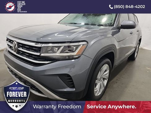 Used 2022 Volkswagen Atlas SE w/ Panoramic Sunroof Package FWD image 3