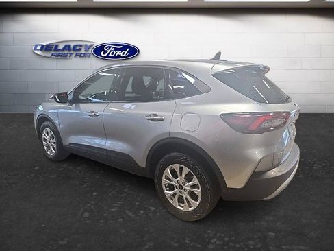 Used 2023 Ford Escape Active AWD/4WD image 4