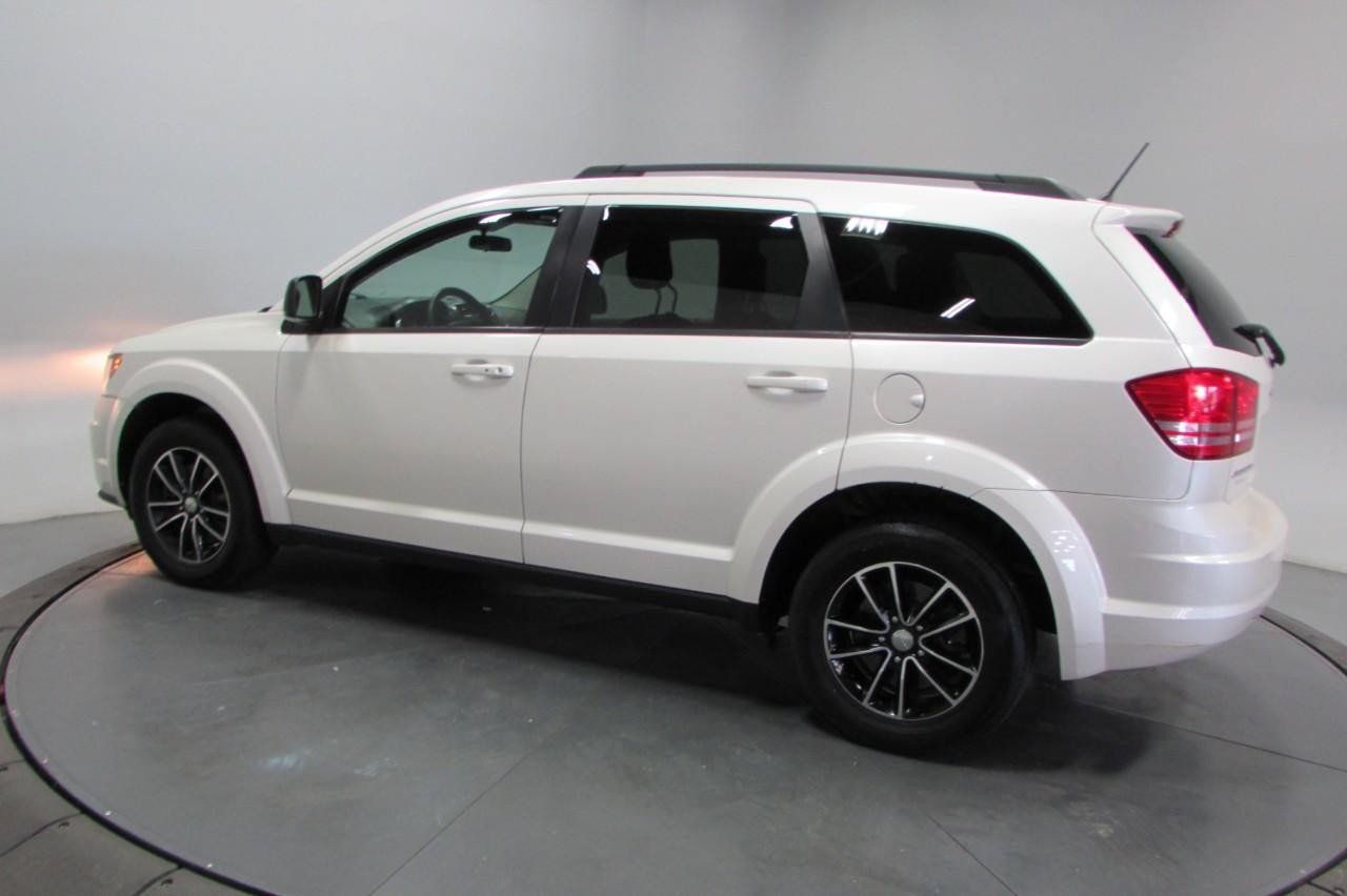 Used 2017 Dodge Journey SE w/ Flexible Seating Group FWD image 5