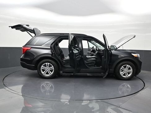 Used 2024 Ford Explorer XLT w/ Equipment Group 202A RWD image 34