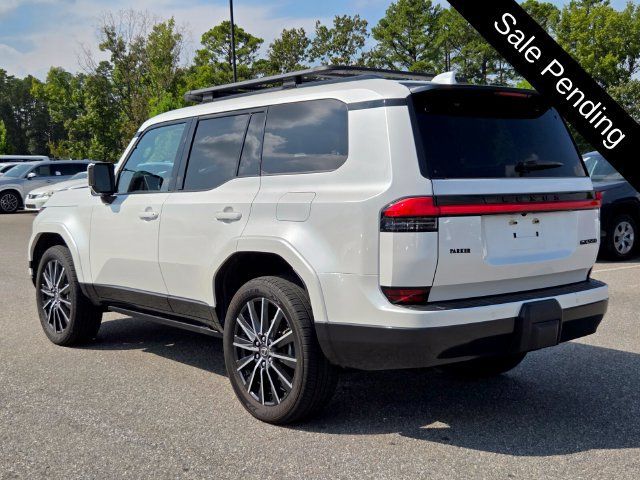 Used 2024 Lexus GX 550 w/ Accessory Package (Z1) AWD/4WD image 3