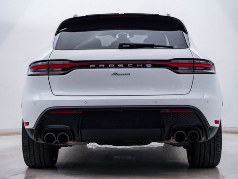 Certified 2025 Porsche Macan image 11