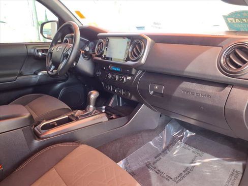 Used 2021 Toyota Tacoma TRD Off-Road w/ Technology Package image 23