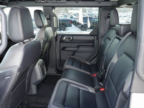 Used 2025 Ford Bronco Outer Banks image 23