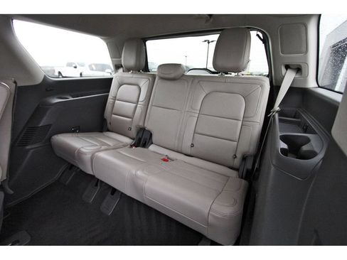 Used 2022 Lincoln Navigator Reserve AWD/4WD image 13