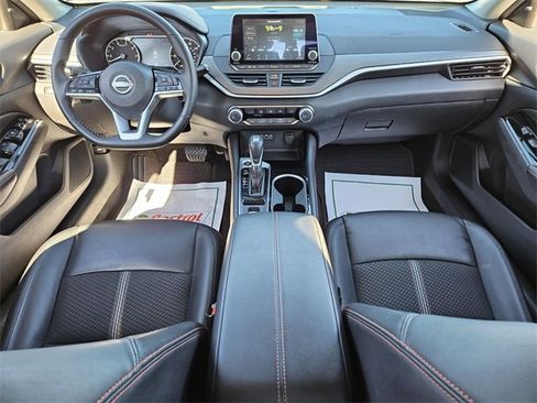 Used 2025 Nissan Altima 2.5 SR image 12