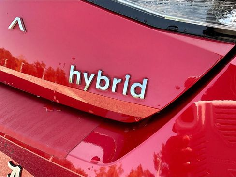 Used 2022 Hyundai Elantra Limited FWD image 10