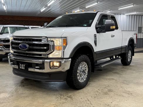 Used 2020 Ford F350 Lariat w/ Chrome Package image 4