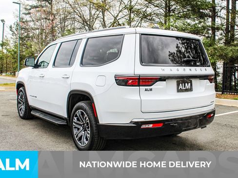 Used 2024 Jeep Wagoneer Series II w/ Flexible Seating Group image 5
