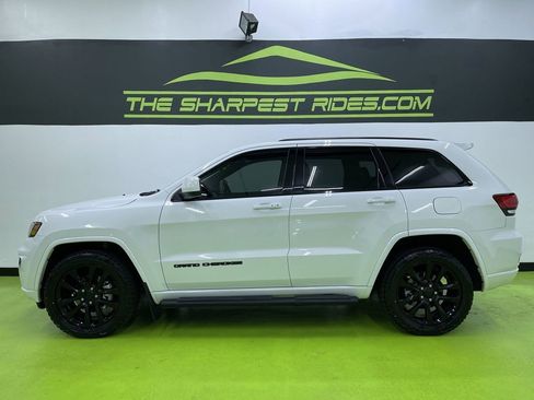 Used 2019 Jeep Grand Cherokee Altitude image 6
