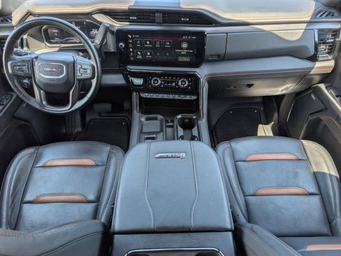 Used 2024 GMC Sierra 2500 AT4 w/ AT4 Preferred Package AWD/4WD image 5