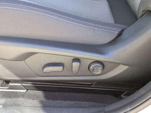 Used 2024 Subaru Crosstrek 2.0i Premium image 6