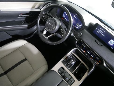 Certified 2024 MAZDA CX-90 Plug-In Hybrid w/ Preferred AWD/4WD image 9
