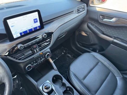 Used 2020 Ford Escape Titanium AWD/4WD image 25