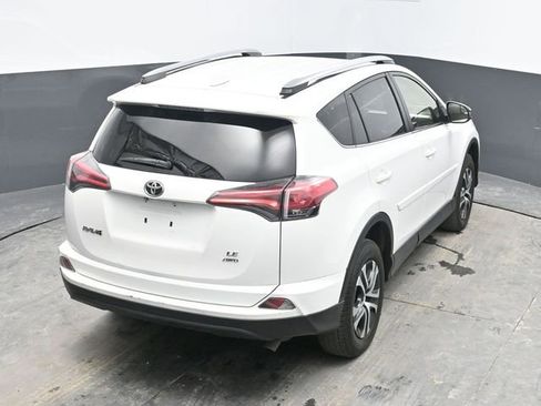 Used 2018 Toyota RAV4 LE image 28