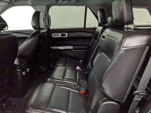 Used 2023 Ford Explorer Limited image 23