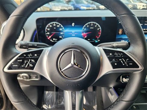 Certified 2025 Mercedes-Benz GLB 250 4MATIC image 24