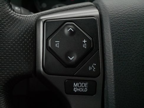 Used 2017 Toyota Tacoma TRD Off-Road w/ Tow Package (A/T) image 26