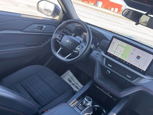 Used 2025 Ford Explorer ST-Line image 13