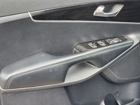 Used 2019 Kia Sorento AWD image 19