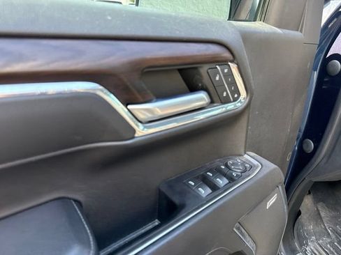 Used 2022 GMC Sierra 1500 SLT w/ SLT Convenience Package AWD/4WD image 11