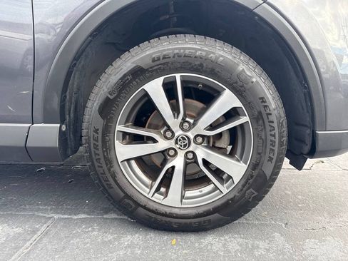 Used 2018 Toyota RAV4 XLE FWD image 30