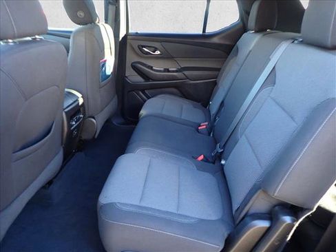 Used 2022 Chevrolet Traverse LT image 10