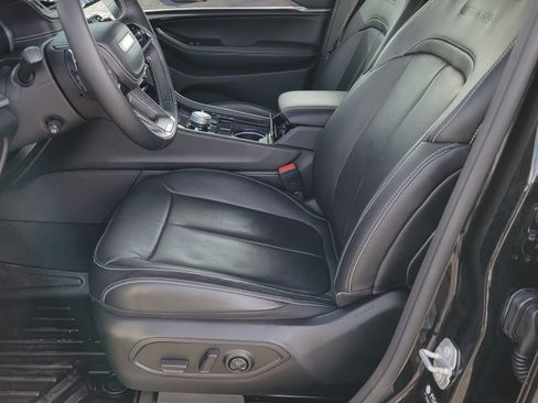 Used 2022 Jeep Grand Cherokee Overland image 6