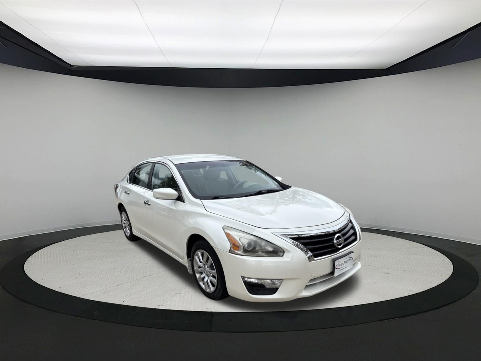 Used 2015 Nissan Altima 2.5 S w/ Power Driver Seat Package FWD image 1