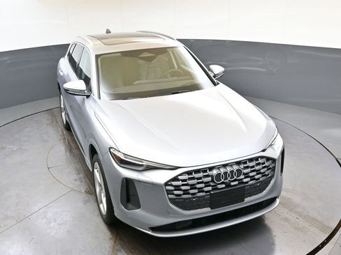 Used 2025 Audi Q5 Premium Plus w/ Premium Plus image 51