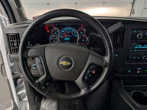 Used 2022 Chevrolet Express 3500 w/ Power Convenience Package RWD image 11