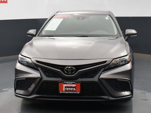 Used 2024 Toyota Camry SE image 7