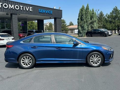 Used 2019 Hyundai Sonata SE FWD image 2