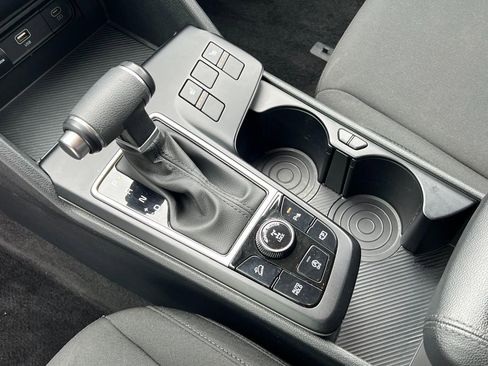Used 2025 Kia Sportage LX image 26