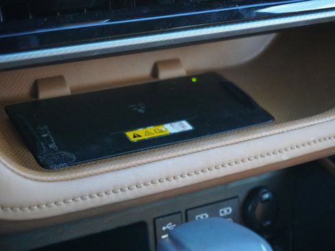 Used 2024 Toyota Highlander Platinum image 31