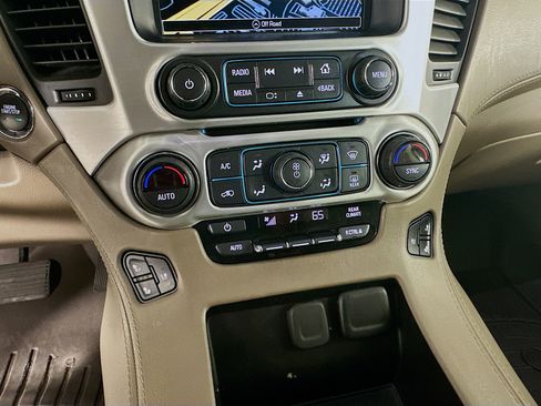 Used 2019 GMC Yukon SLT w/ Open Road Package AWD/4WD image 24