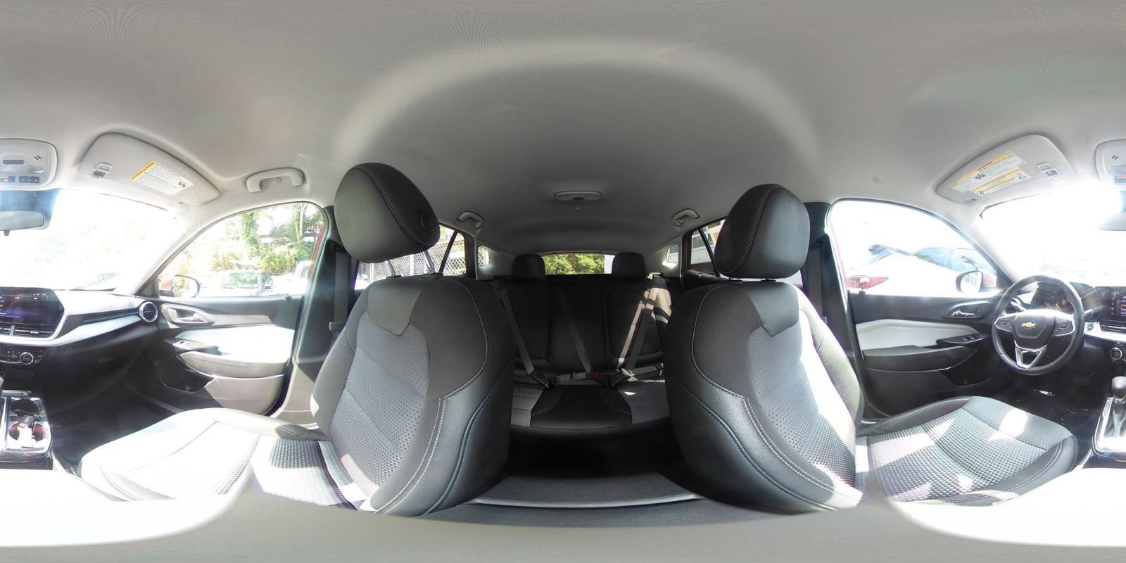 Used 2025 Chevrolet Trax LT w/ LT Convenience Package FWD image 40
